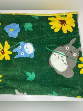 Studio Ghibli My Neighbor Totoro Fleece Throw Blanket Floral Allover Print